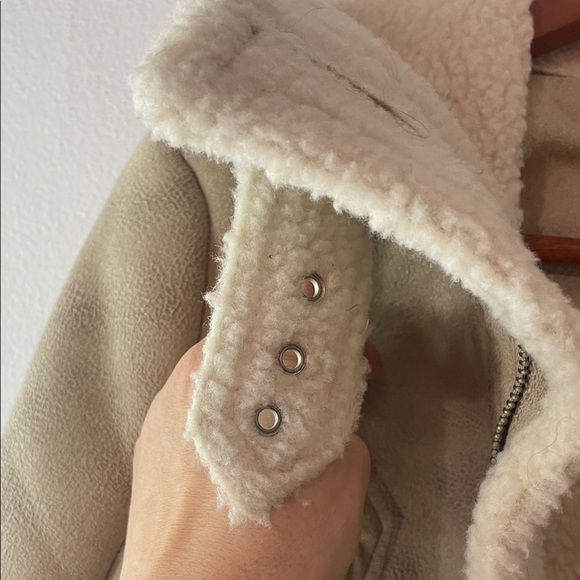 Y2K Steve Madden Tan Teddy Jacket with Cream Details - Picture 8 of 8